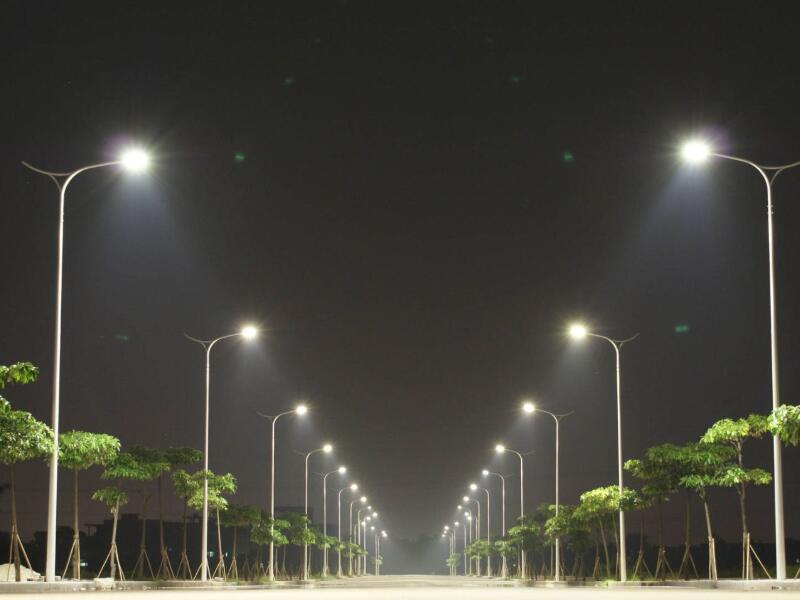 Comparaison du coût d'installation d'un lampadaire LED et d'un lampadaire traditionnel
