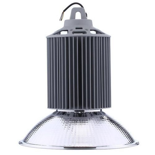 Quelles sont les caractéristiques des luminaires LED pour grande hauteur ?